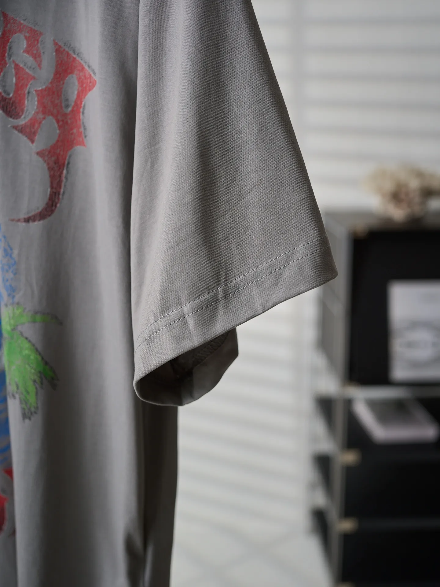 Balenciaga/ T 【In Stock】XS S M L ：24 / 185G ：32 1×1 / 270G 24 ， 。 、 ， ， 。 32 ， ， ， 。 ， ， ， ， ， 。 ， 。 ， 、 ， Retro ， Black、Gray、Pink 。